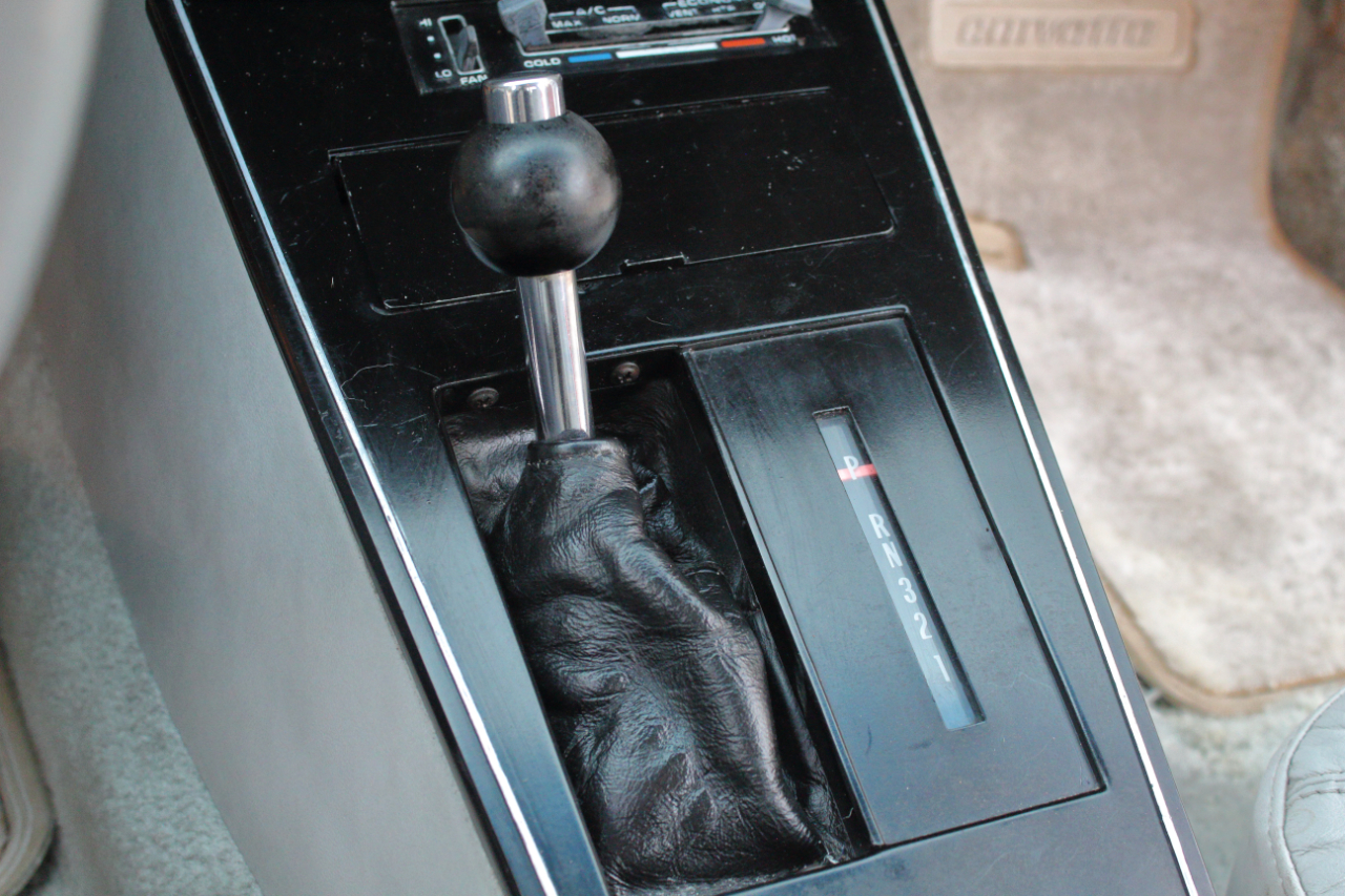 Chevrolet Corvette  1977