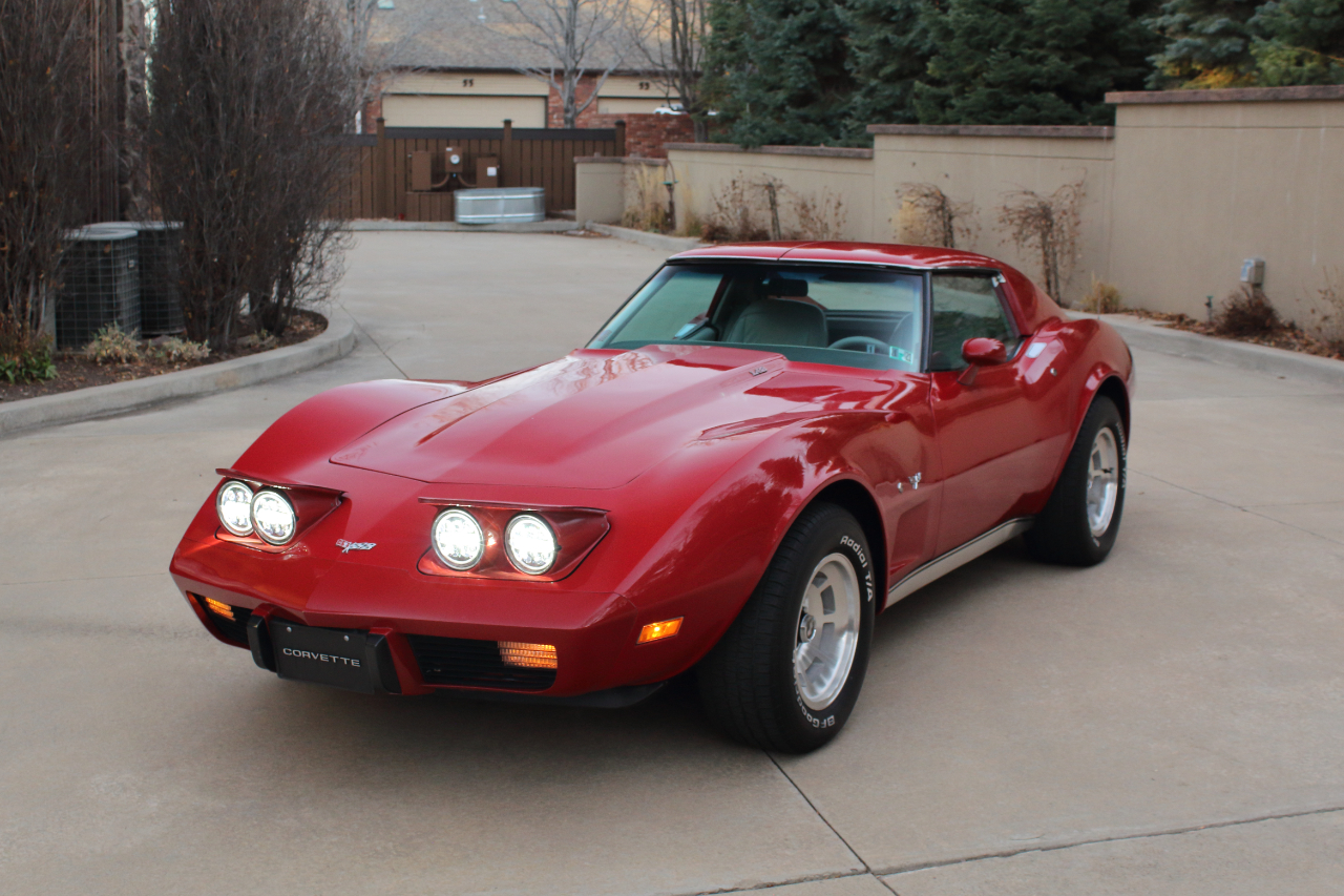 Chevrolet Corvette  1977