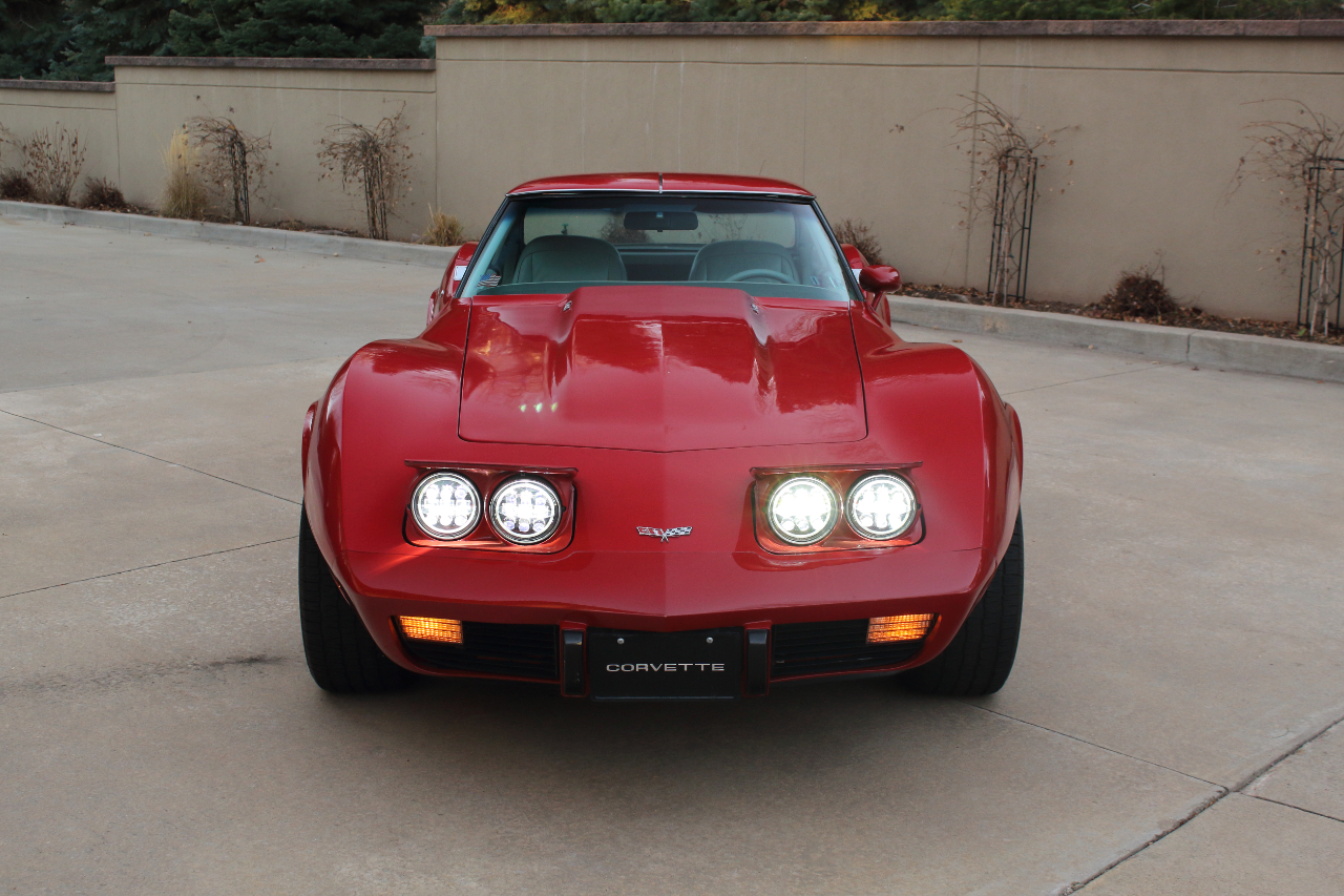 Chevrolet Corvette  1977