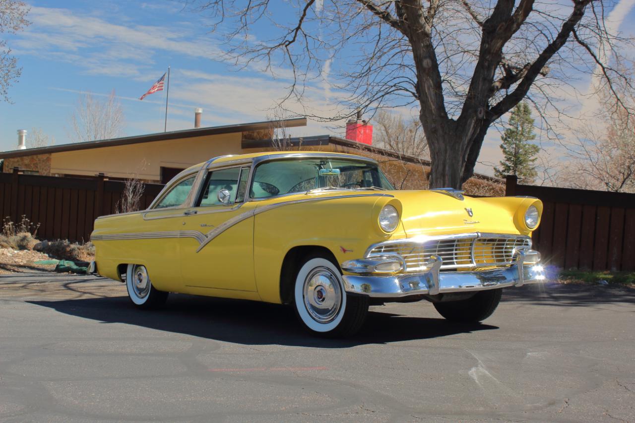 Ford Crown Victoria  1956