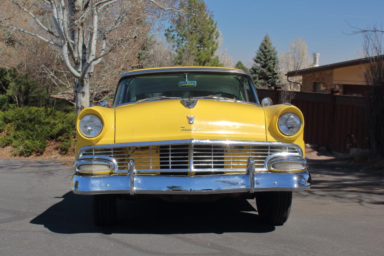 Ford Crown Victoria  1956