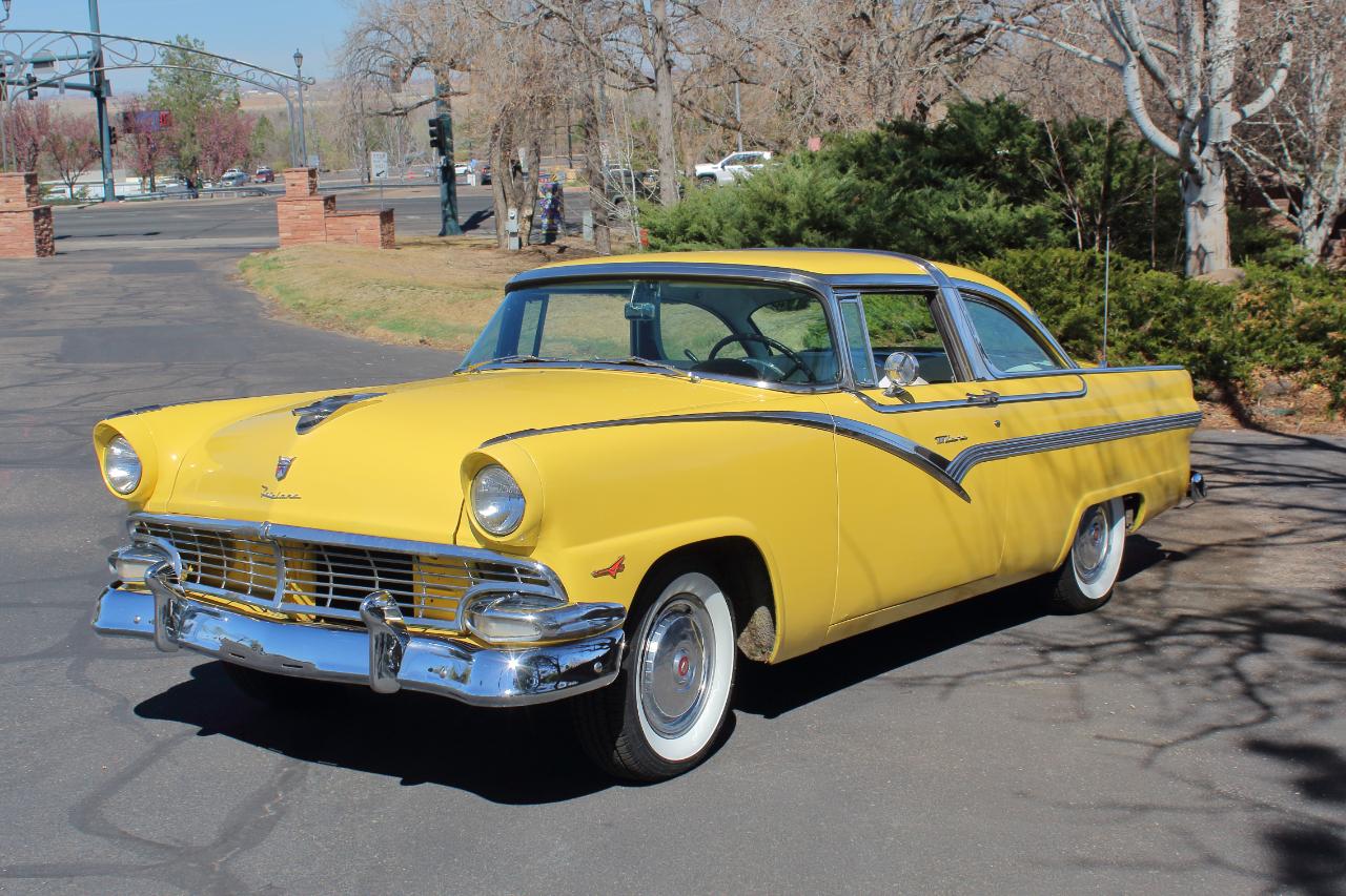 Ford Crown Victoria  1956