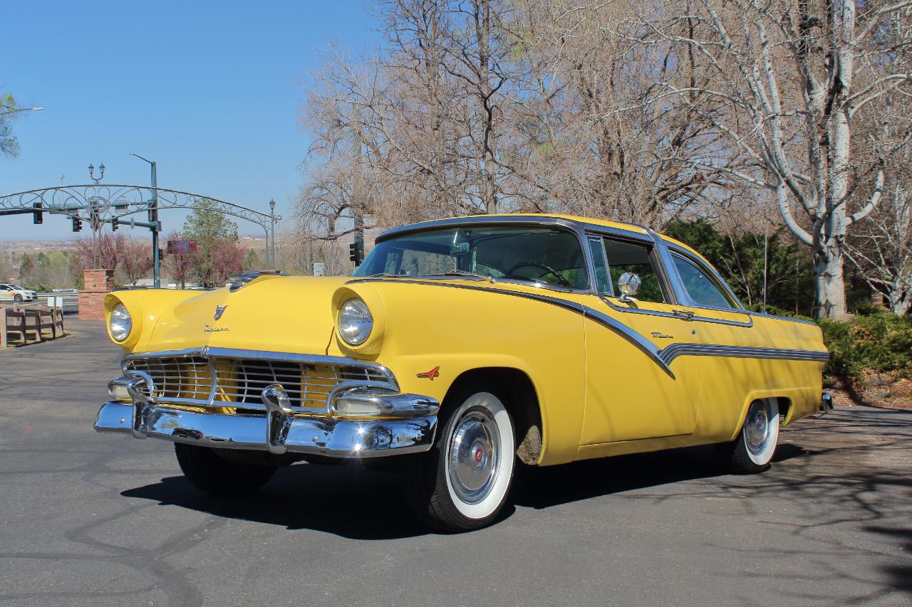 Ford Crown Victoria  1956
