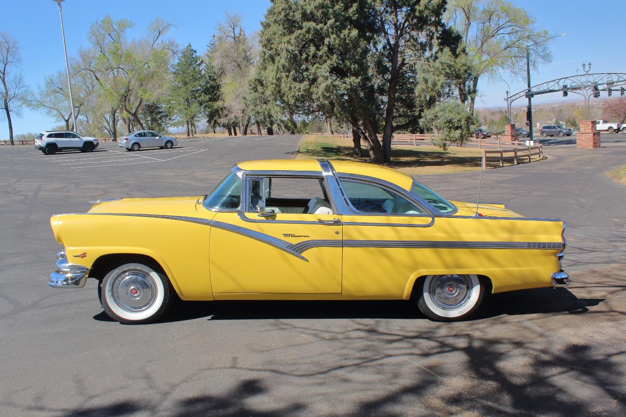 Ford Crown Victoria  1956
