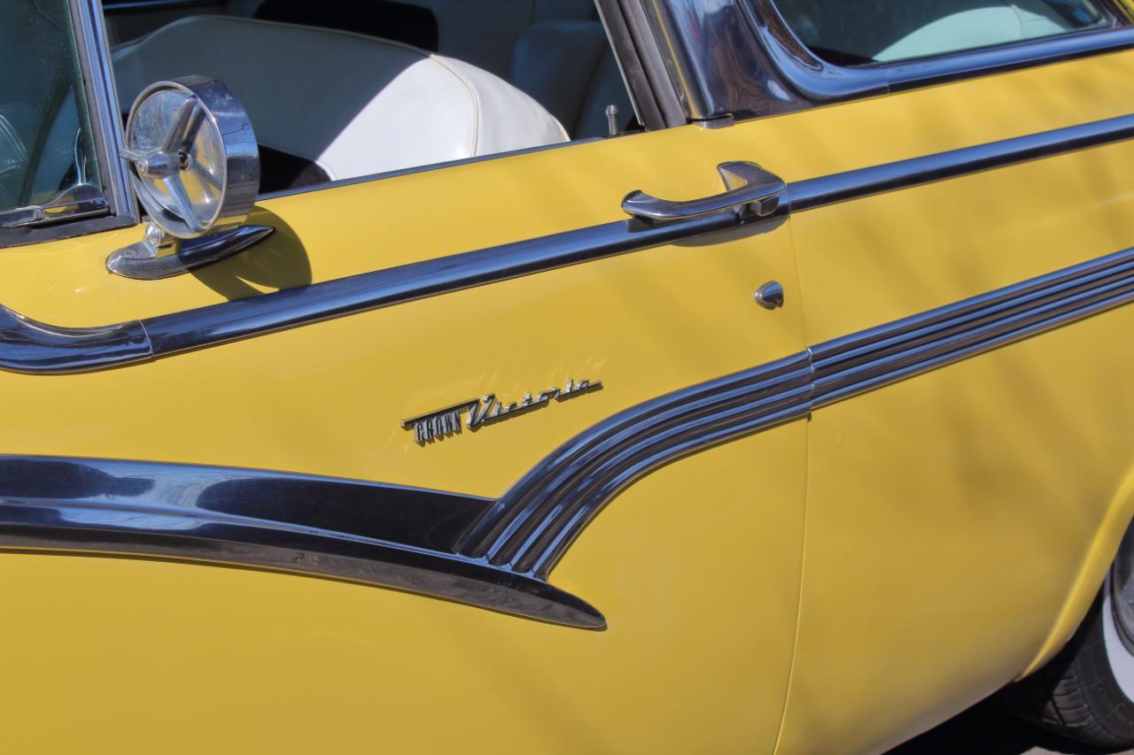 Ford Crown Victoria  1956