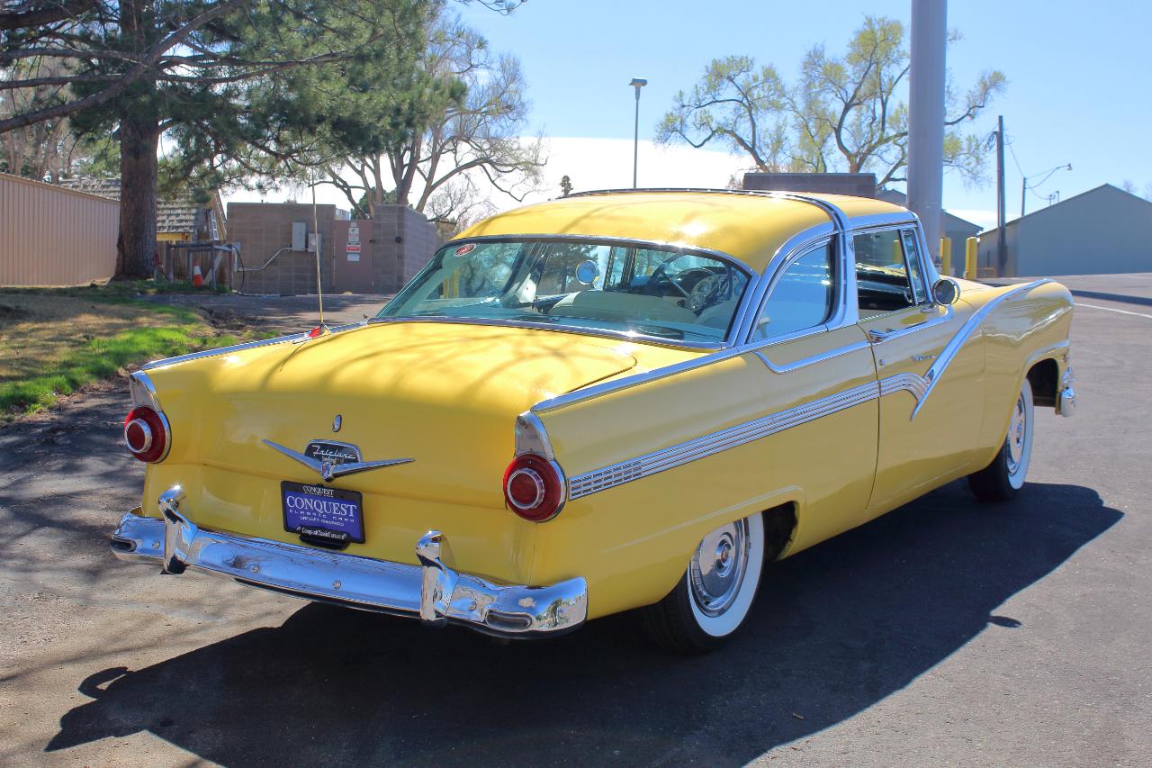 Ford Crown Victoria  1956