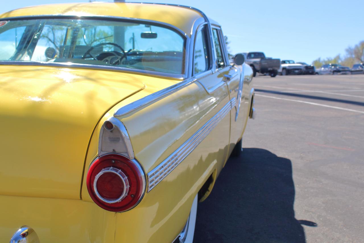 Ford Crown Victoria  1956