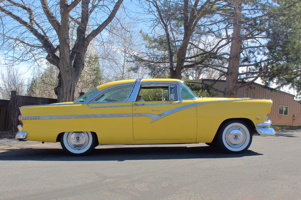 Ford Crown Victoria  1956