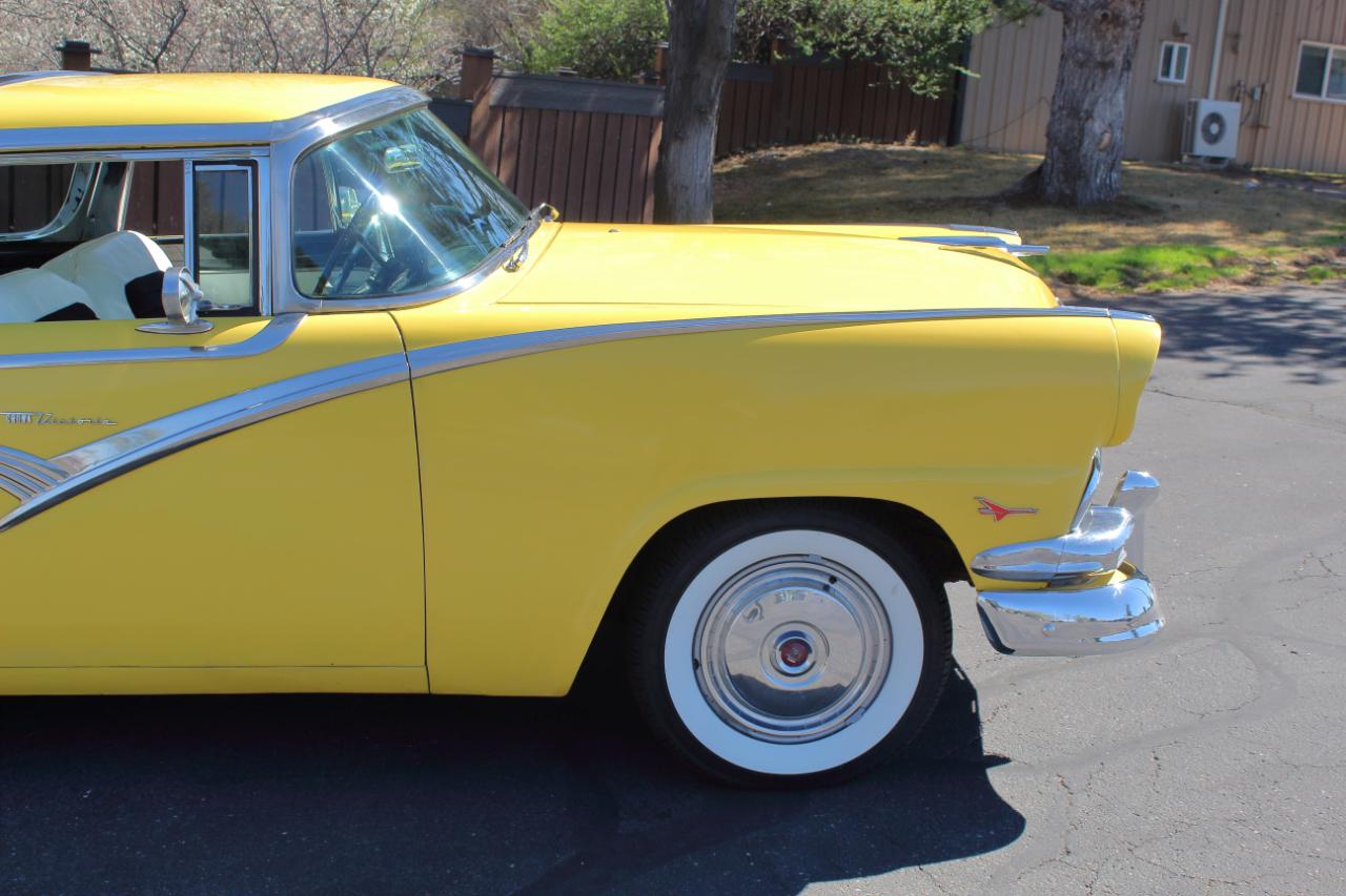 Ford Crown Victoria  1956