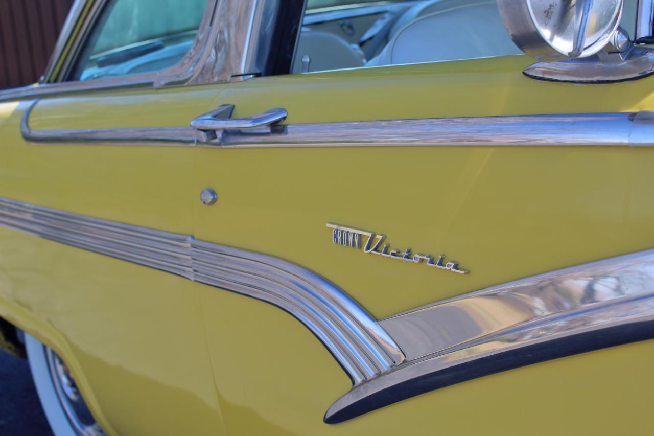 Ford Crown Victoria  1956