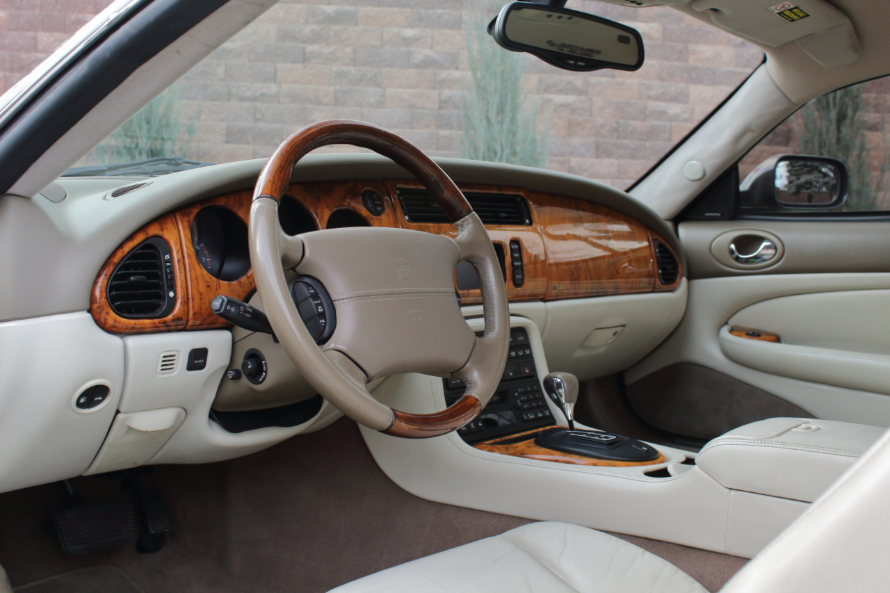 Jaguar XK-Series XKR Coupe 2003