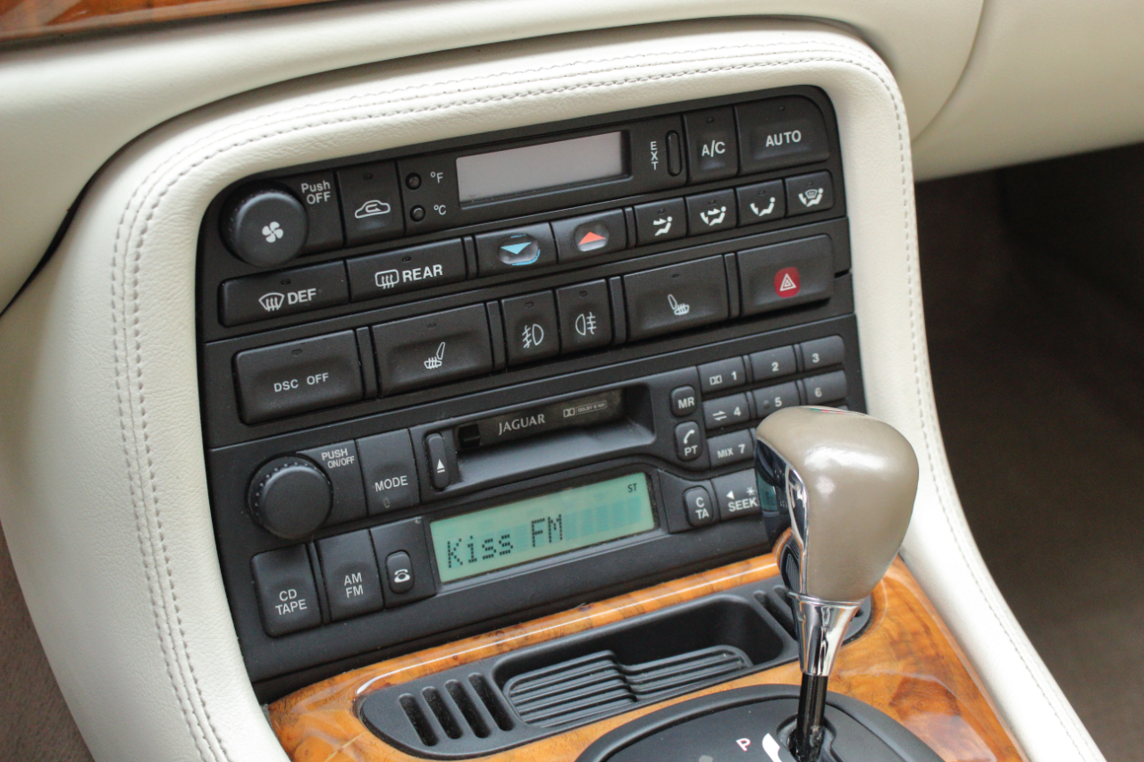 Jaguar XK-Series XKR Coupe 2003