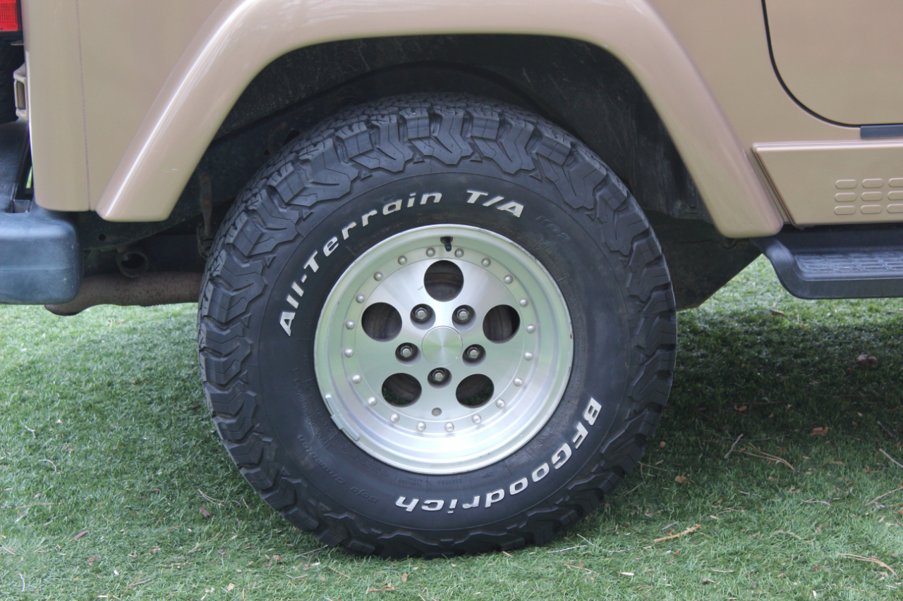 Jeep Wrangler Sahara 1999