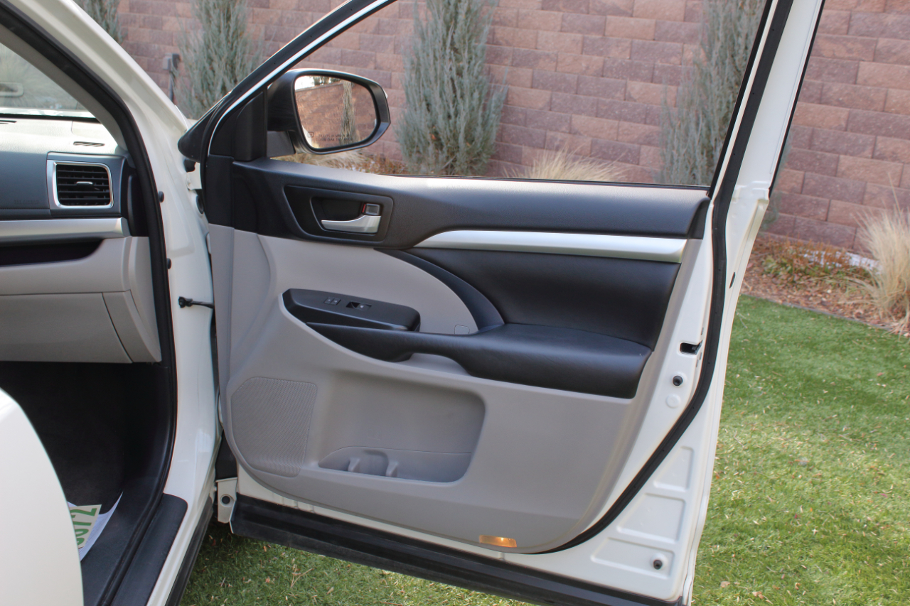 Toyota Highlander Hybrid XLE AWD 2017