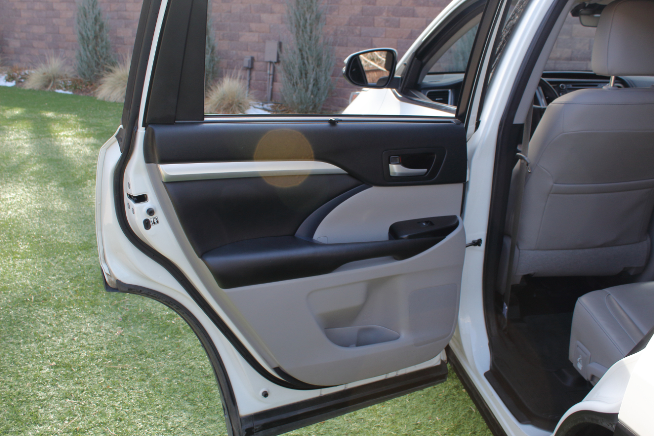 Toyota Highlander Hybrid XLE AWD 2017