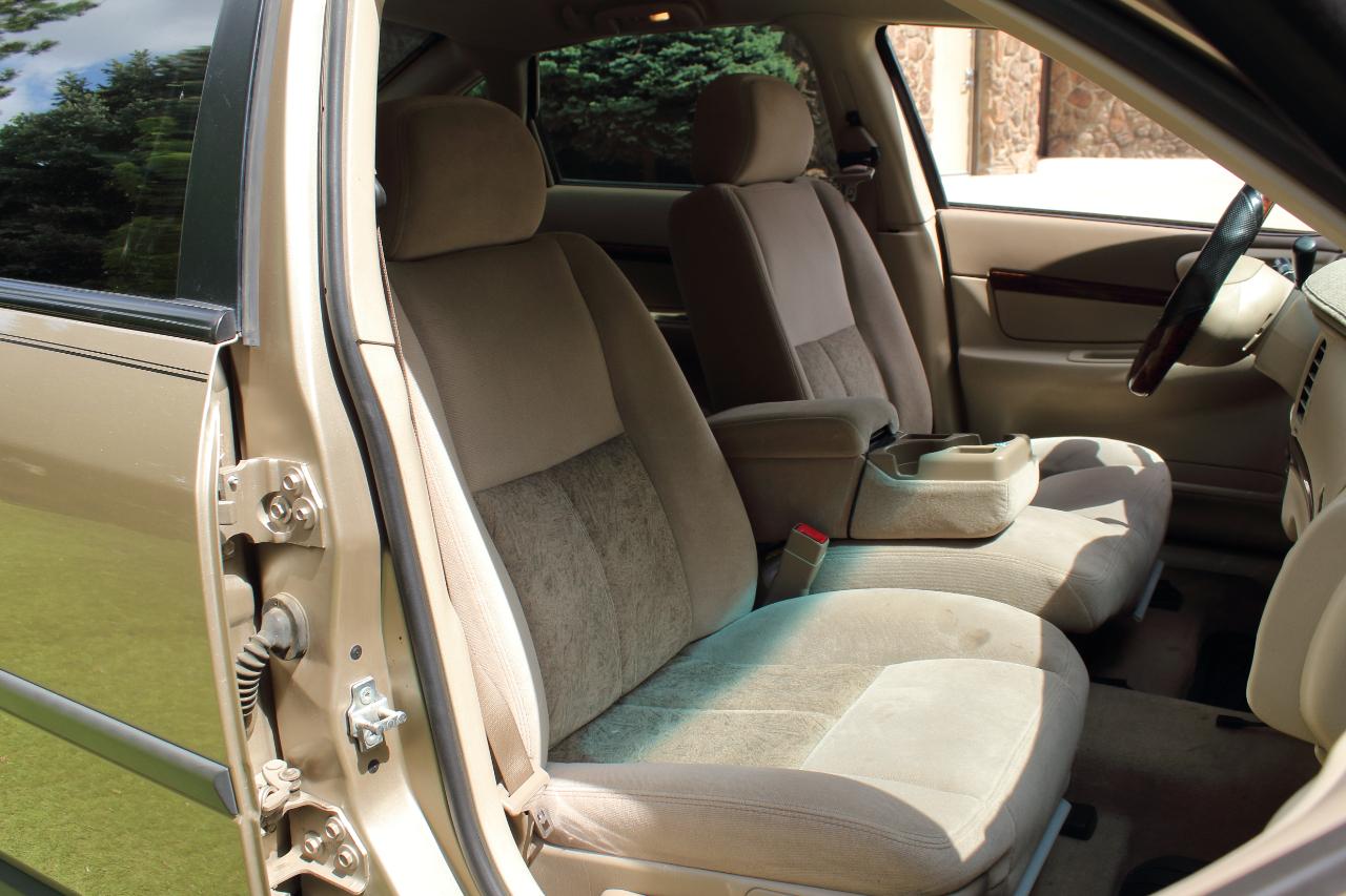 Chevrolet Impala Base 2005