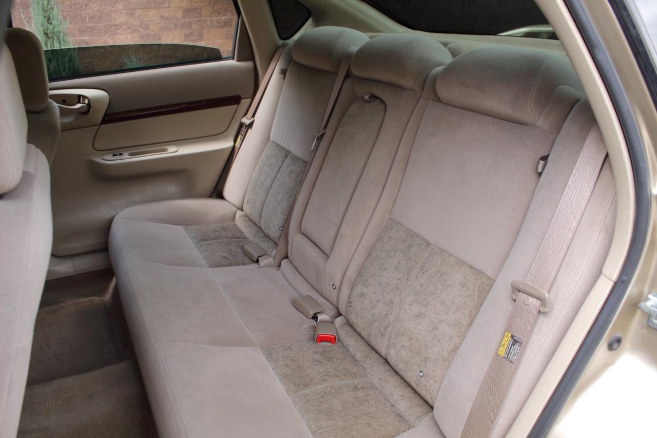 Chevrolet Impala Base 2005
