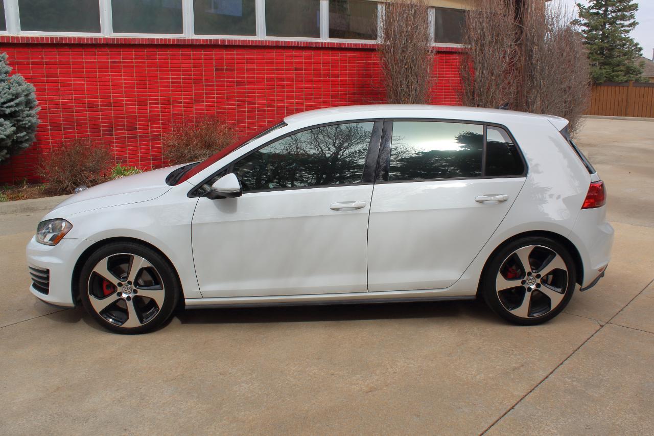 Volkswagen Golf GTI S 6A 4-Door 2017