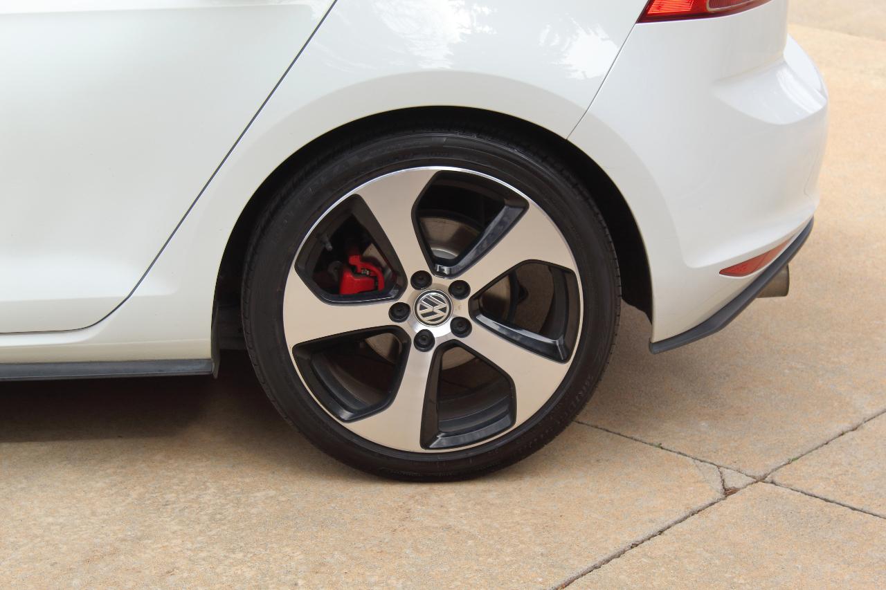 Volkswagen Golf GTI S 6A 4-Door 2017