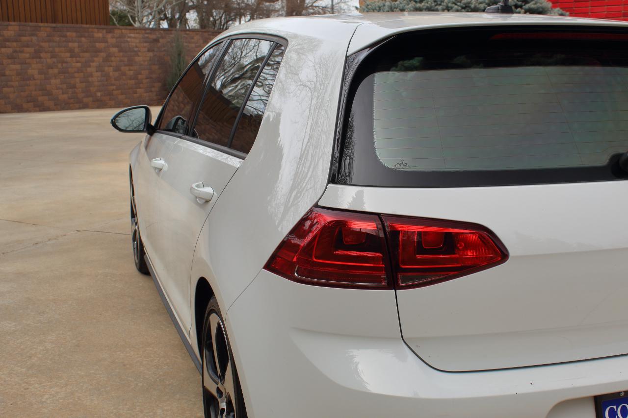 Volkswagen Golf GTI S 6A 4-Door 2017