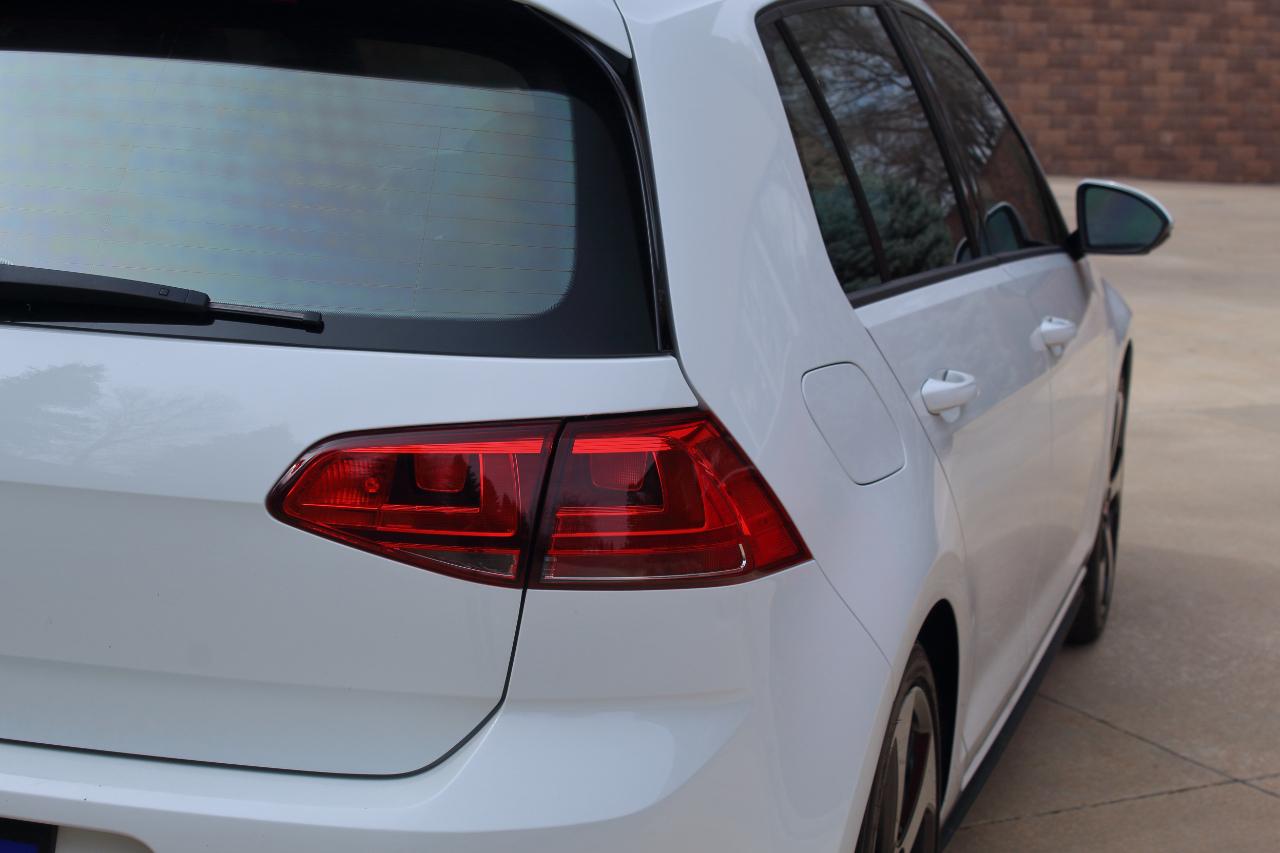 Volkswagen Golf GTI S 6A 4-Door 2017