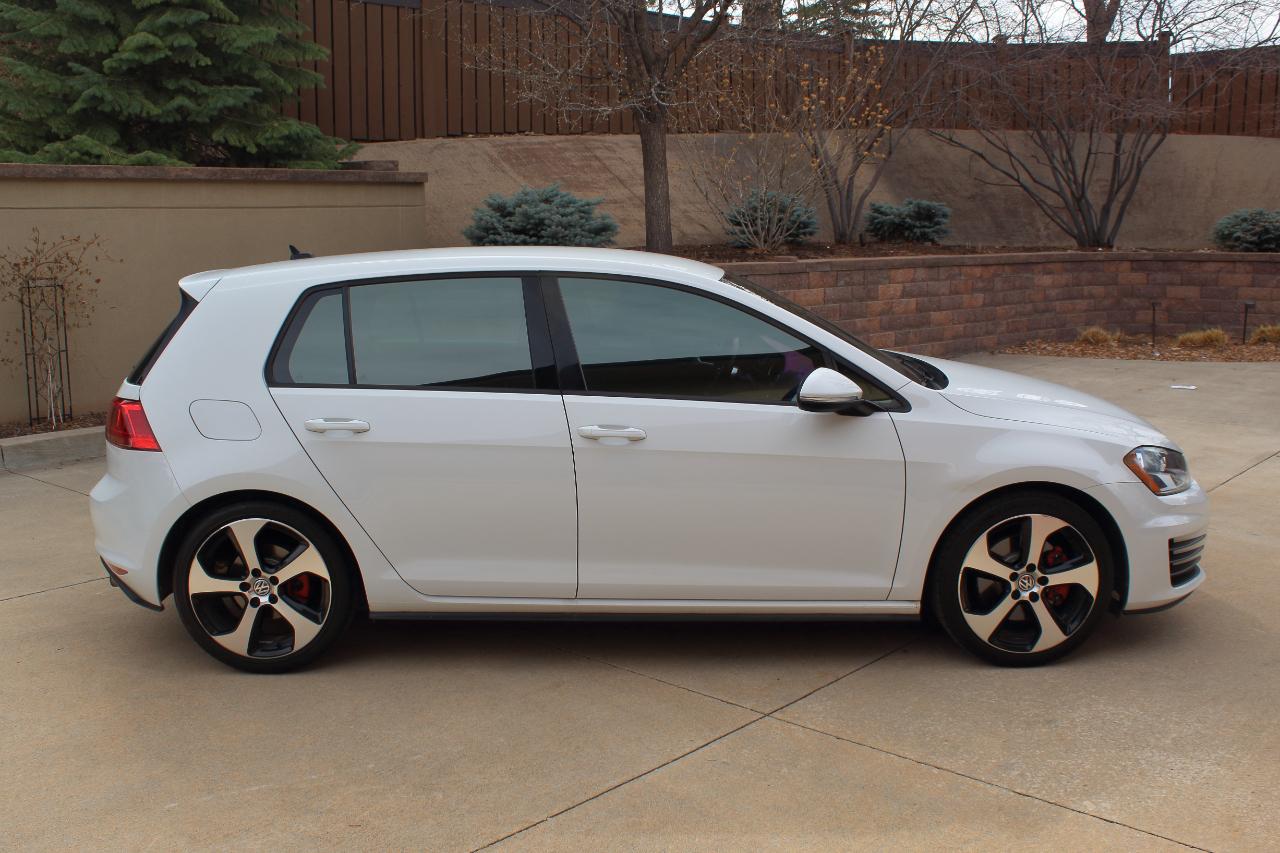 Volkswagen Golf GTI S 6A 4-Door 2017