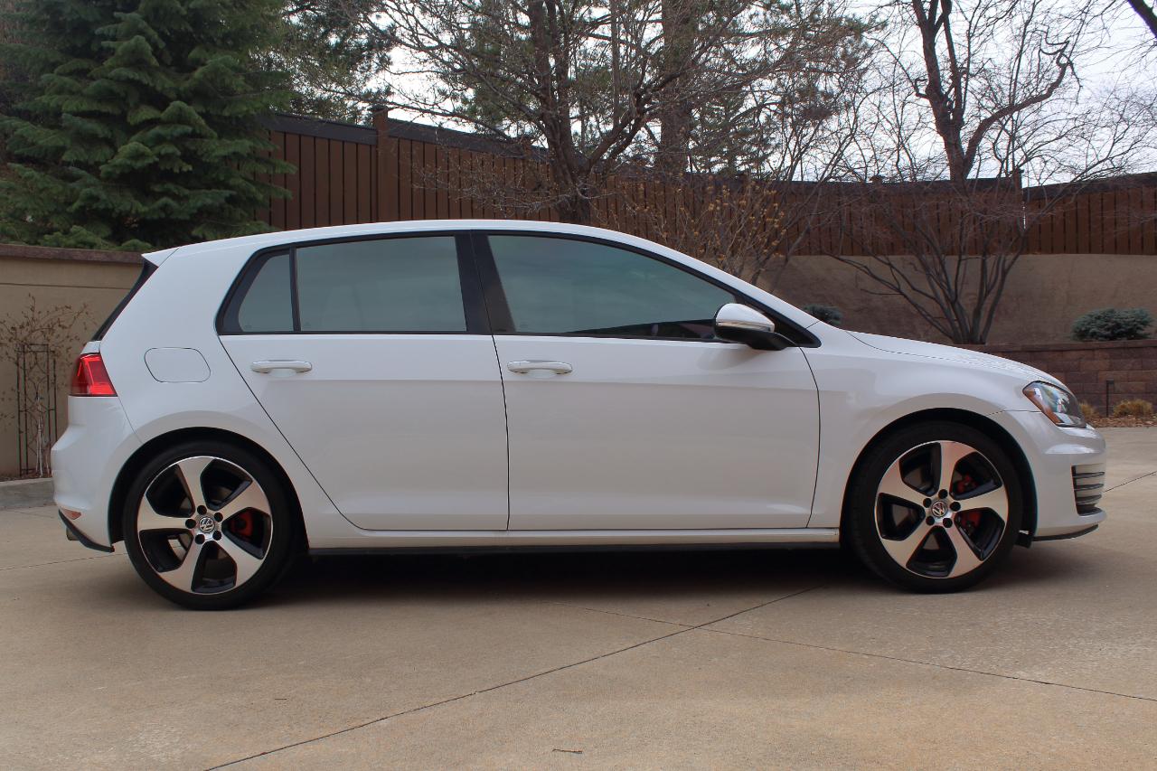 Volkswagen Golf GTI S 6A 4-Door 2017