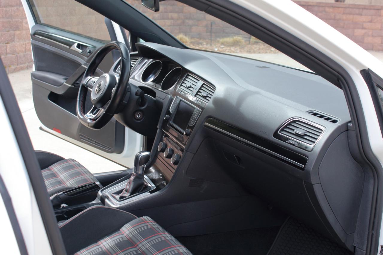 Volkswagen Golf GTI S 6A 4-Door 2017