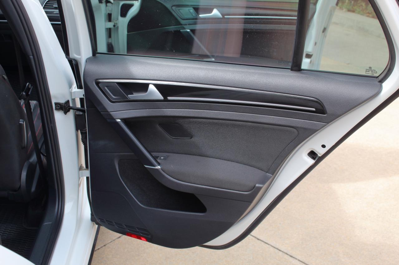 Volkswagen Golf GTI S 6A 4-Door 2017