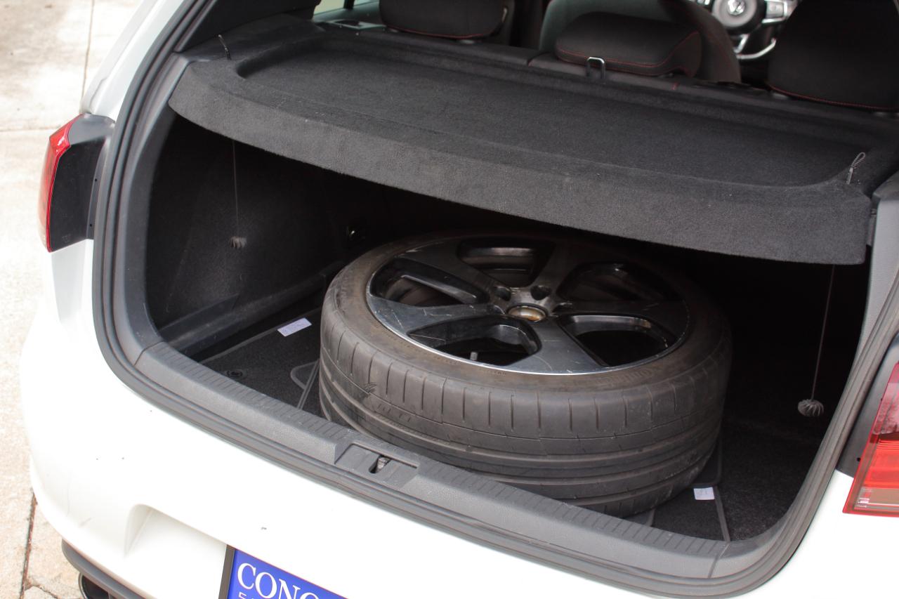 Volkswagen Golf GTI S 6A 4-Door 2017