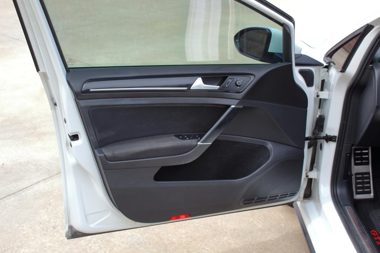 Volkswagen Golf GTI S 6A 4-Door 2017