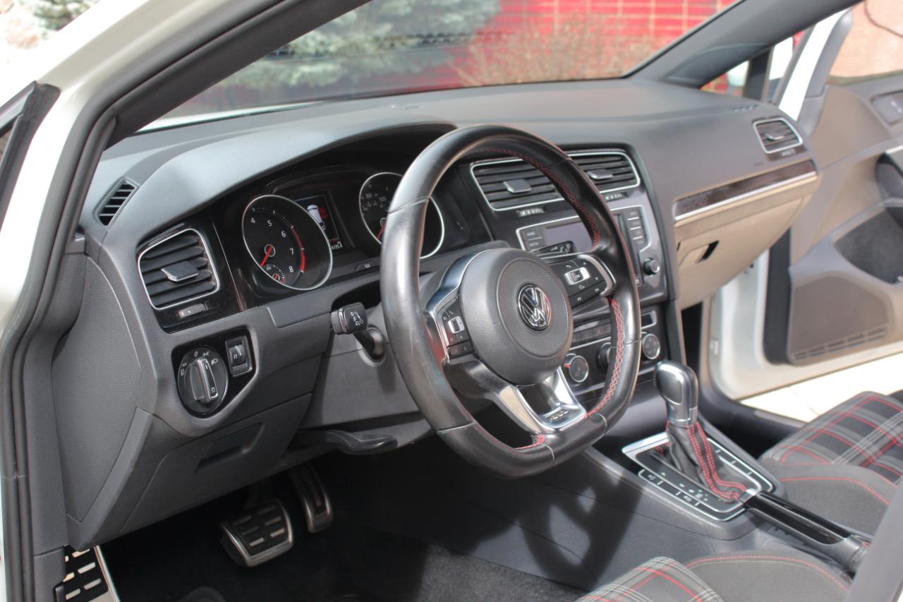 Volkswagen Golf GTI S 6A 4-Door 2017