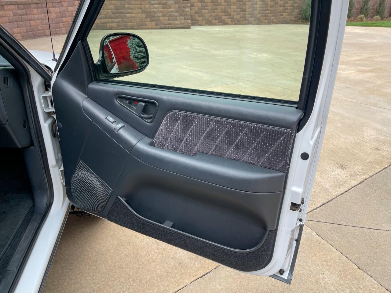 GMC Jimmy SL 4-Door 4WD 1997