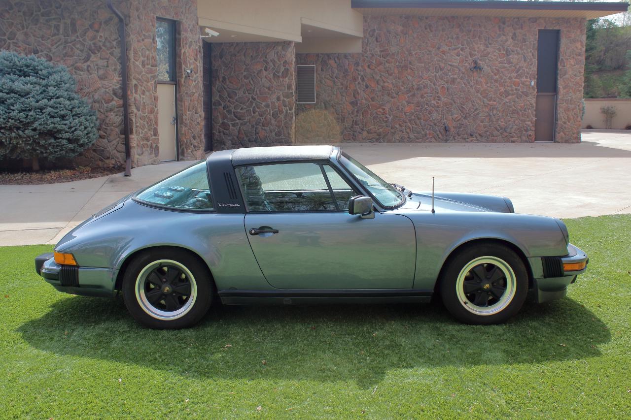 Porsche 911 Carrera 1984
