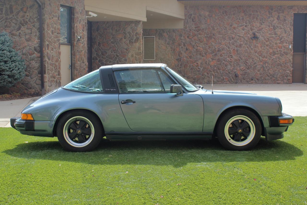 Porsche 911 Carrera 1984