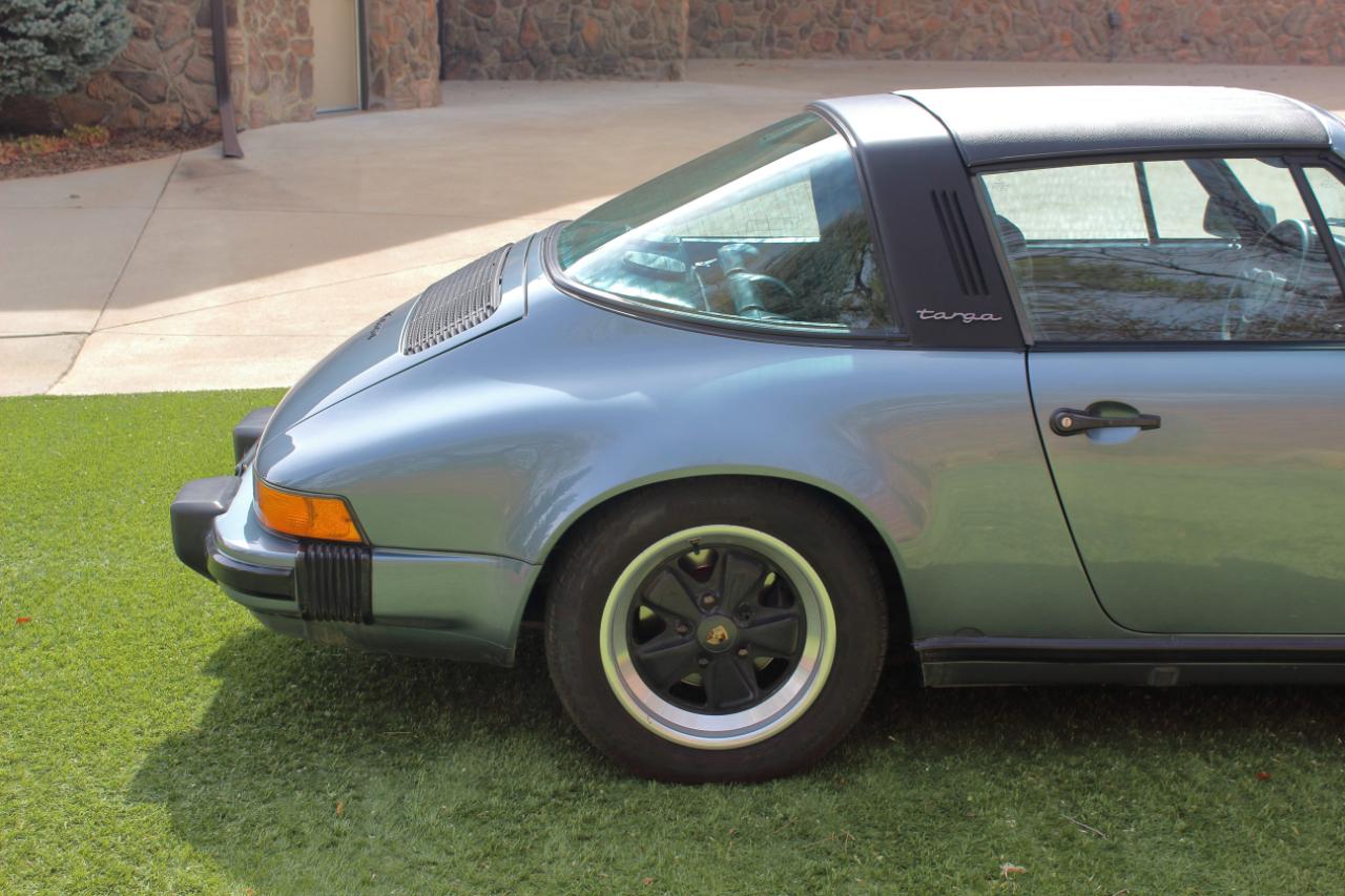 Porsche 911 Carrera 1984