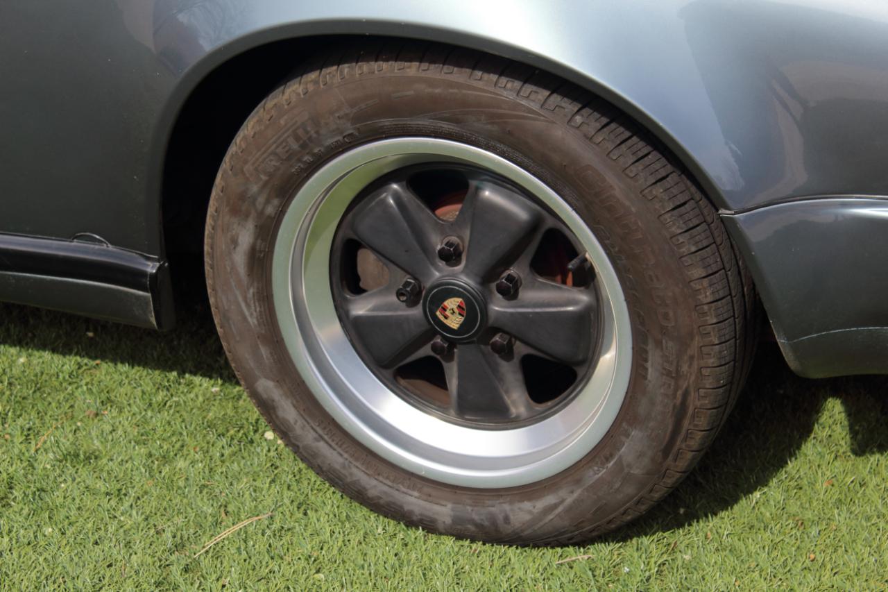 Porsche 911 Carrera 1984