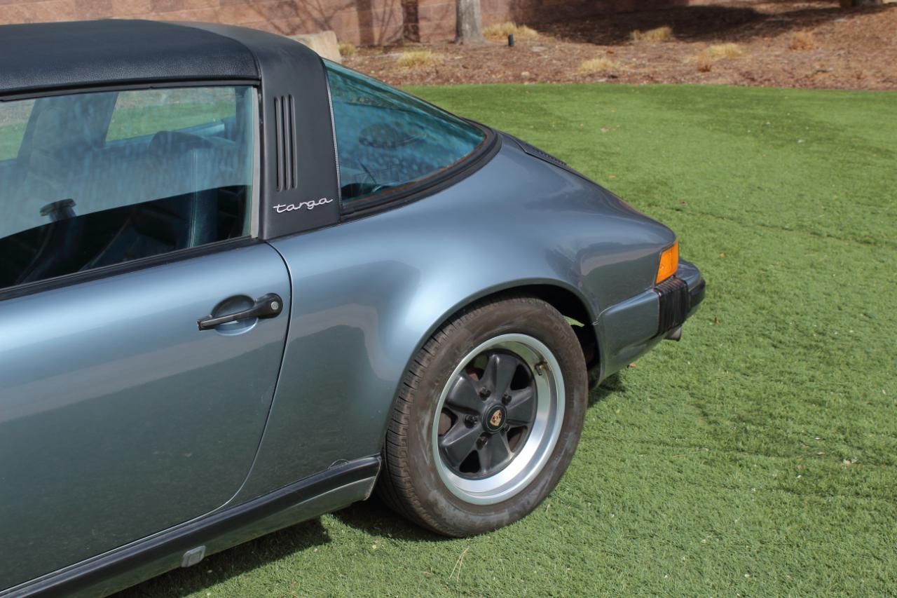 Porsche 911 Carrera 1984