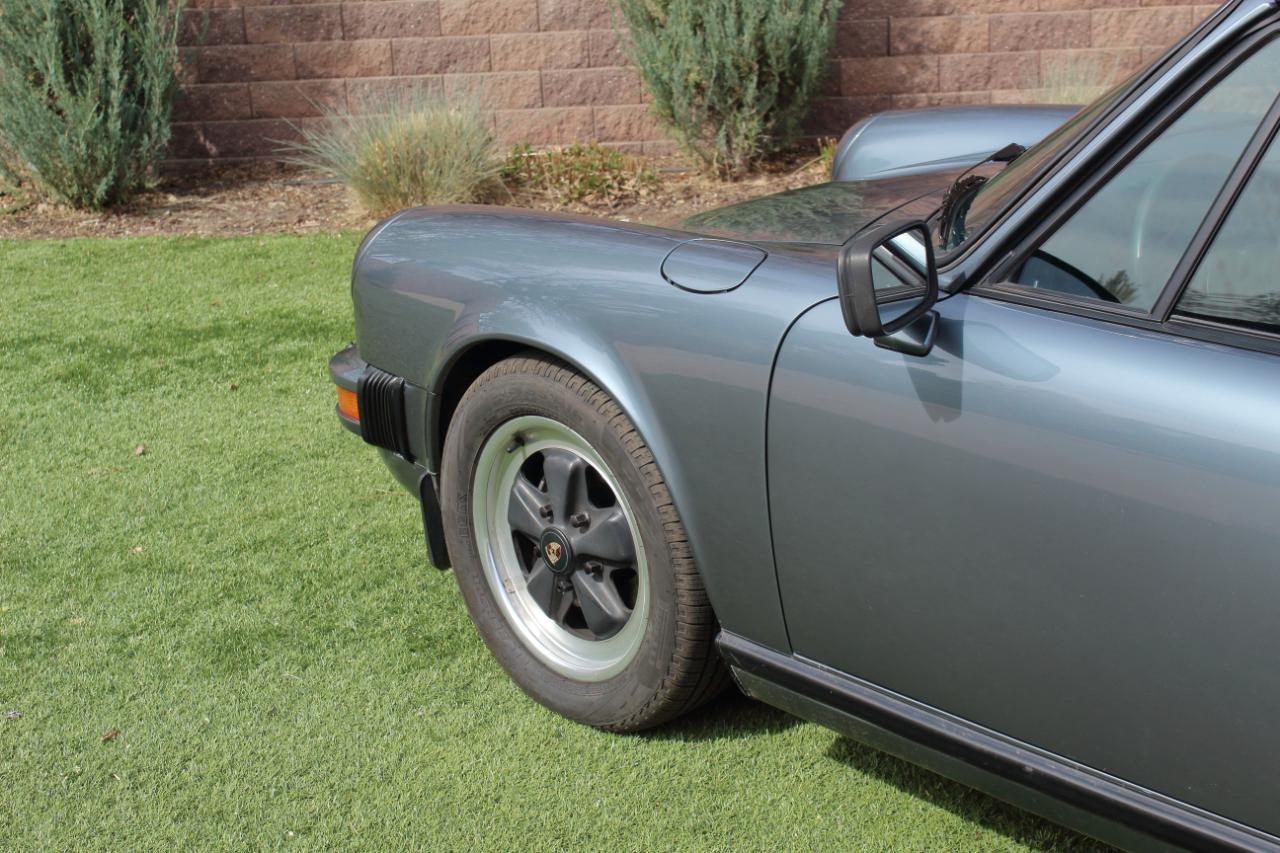 Porsche 911 Carrera 1984