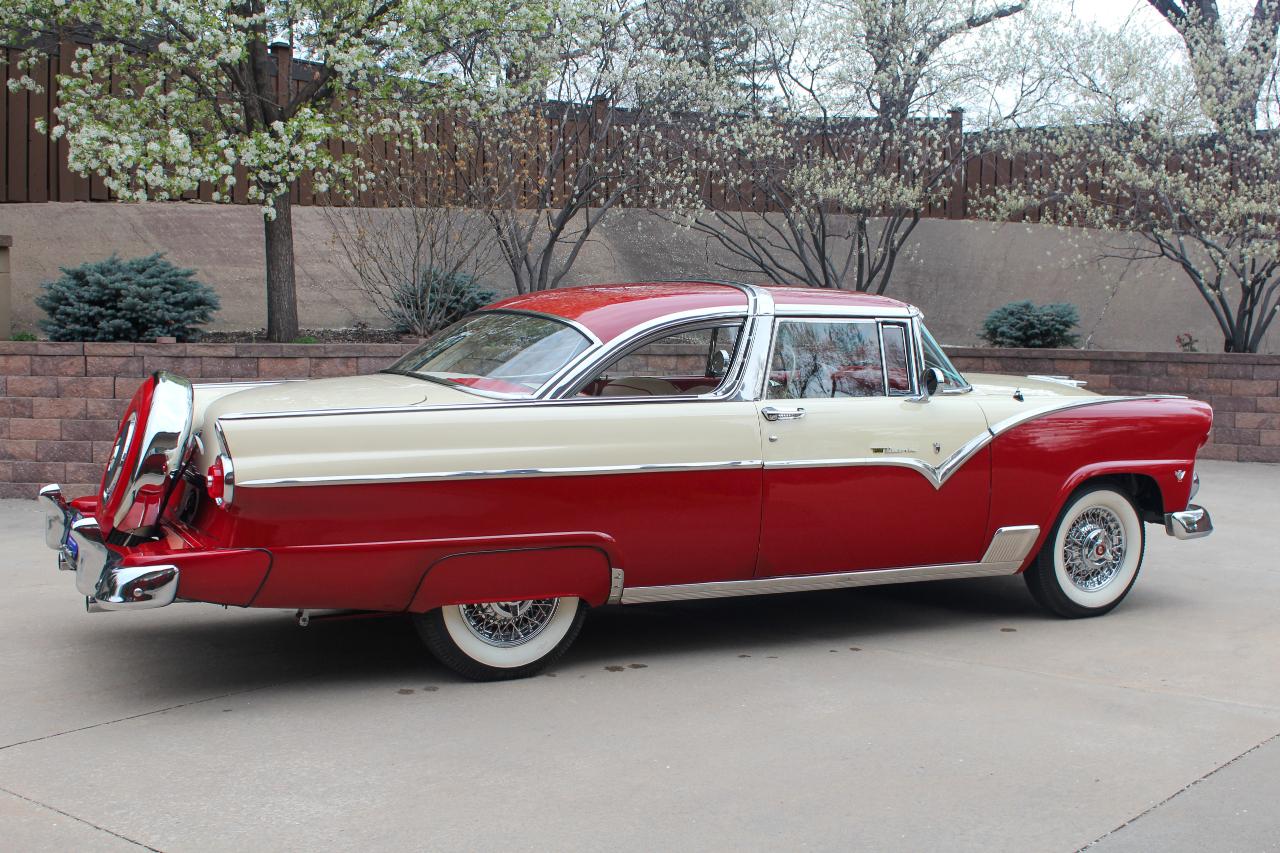 Ford Crown Victoria  1955