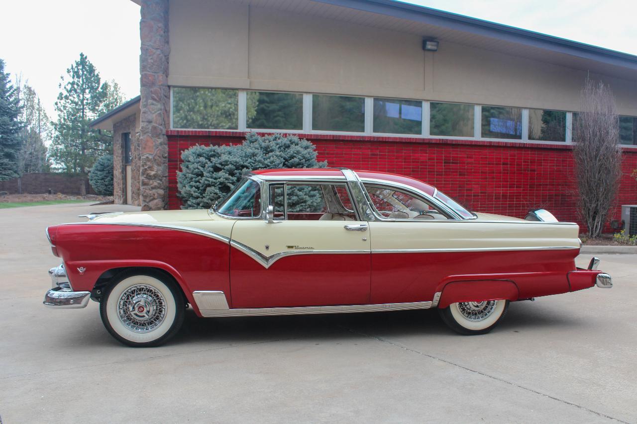 Ford Crown Victoria  1955