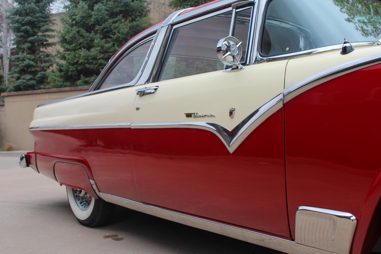 Ford Crown Victoria  1955