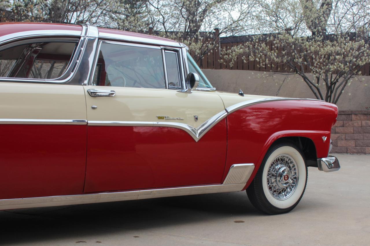 Ford Crown Victoria  1955