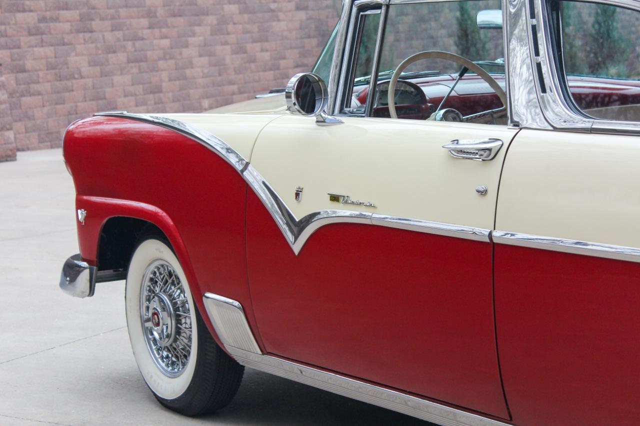 Ford Crown Victoria  1955