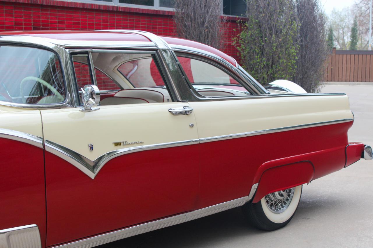 Ford Crown Victoria  1955