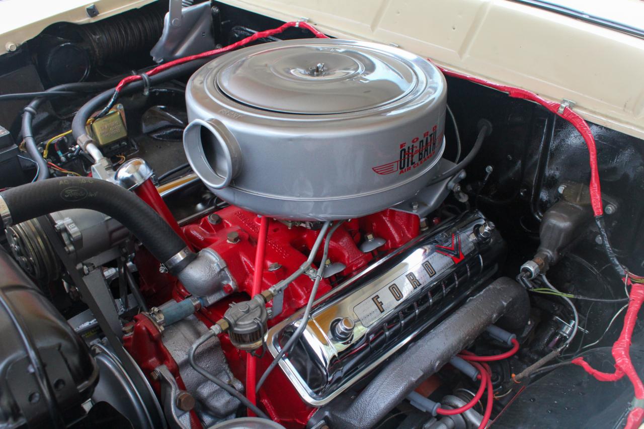 Ford Crown Victoria  1955