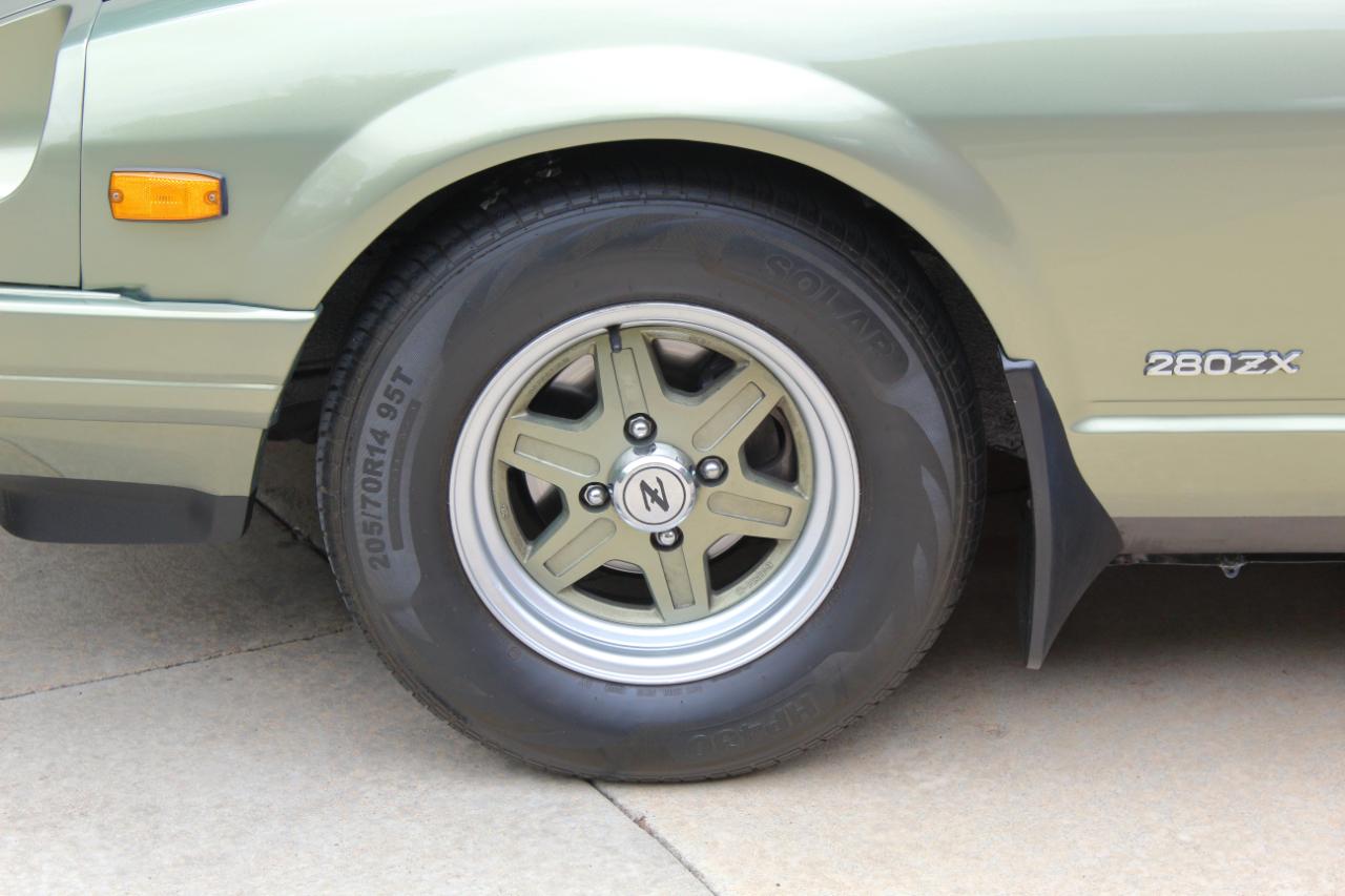 Datsun 280ZX Base 1983