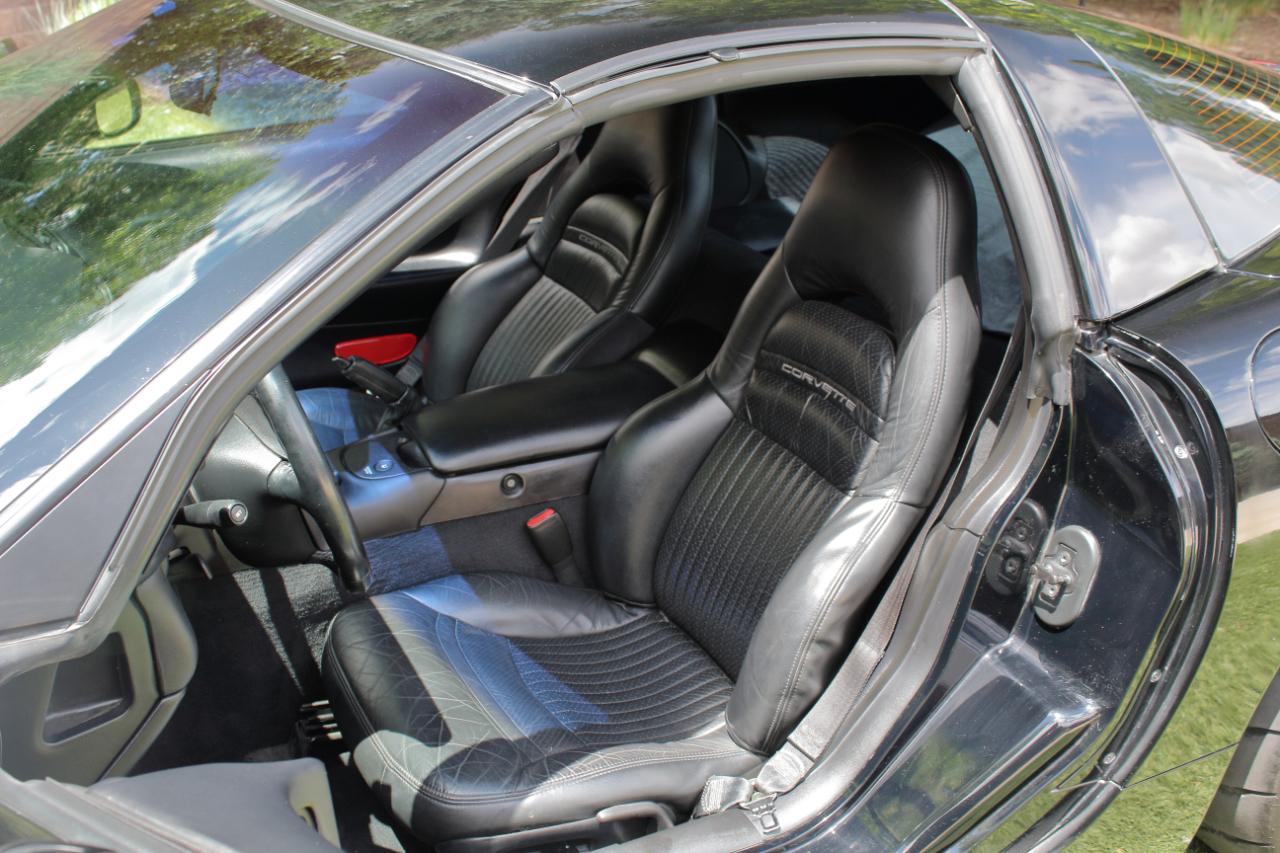 Chevrolet Corvette Coupe 1999