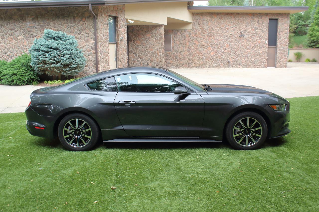Ford Mustang V6 Coupe 2017