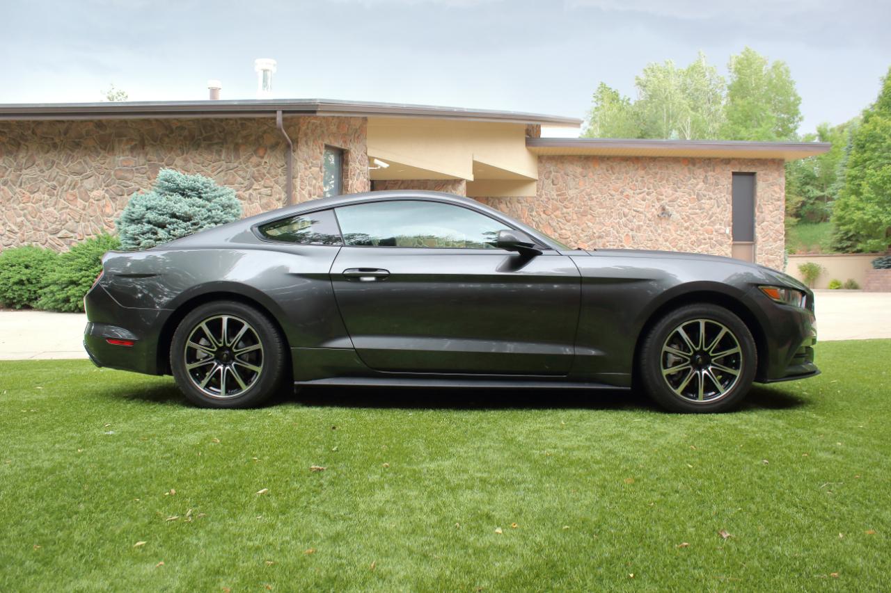Ford Mustang V6 Coupe 2017